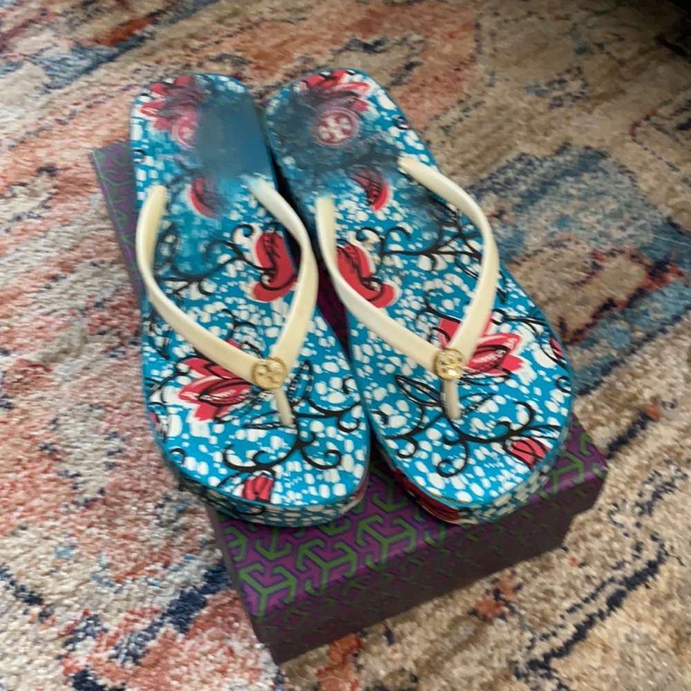 Tory Burch slide - Picture 2 of 4